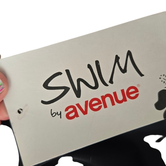 NWT Avenue Swim Black Top with Studded Design Size 18 - Picture 3 of 8